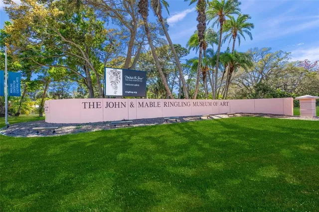 $1,999,000 | 1155 North Gulfstream Avenue, Unit 1006, Sarasota, FL 34236