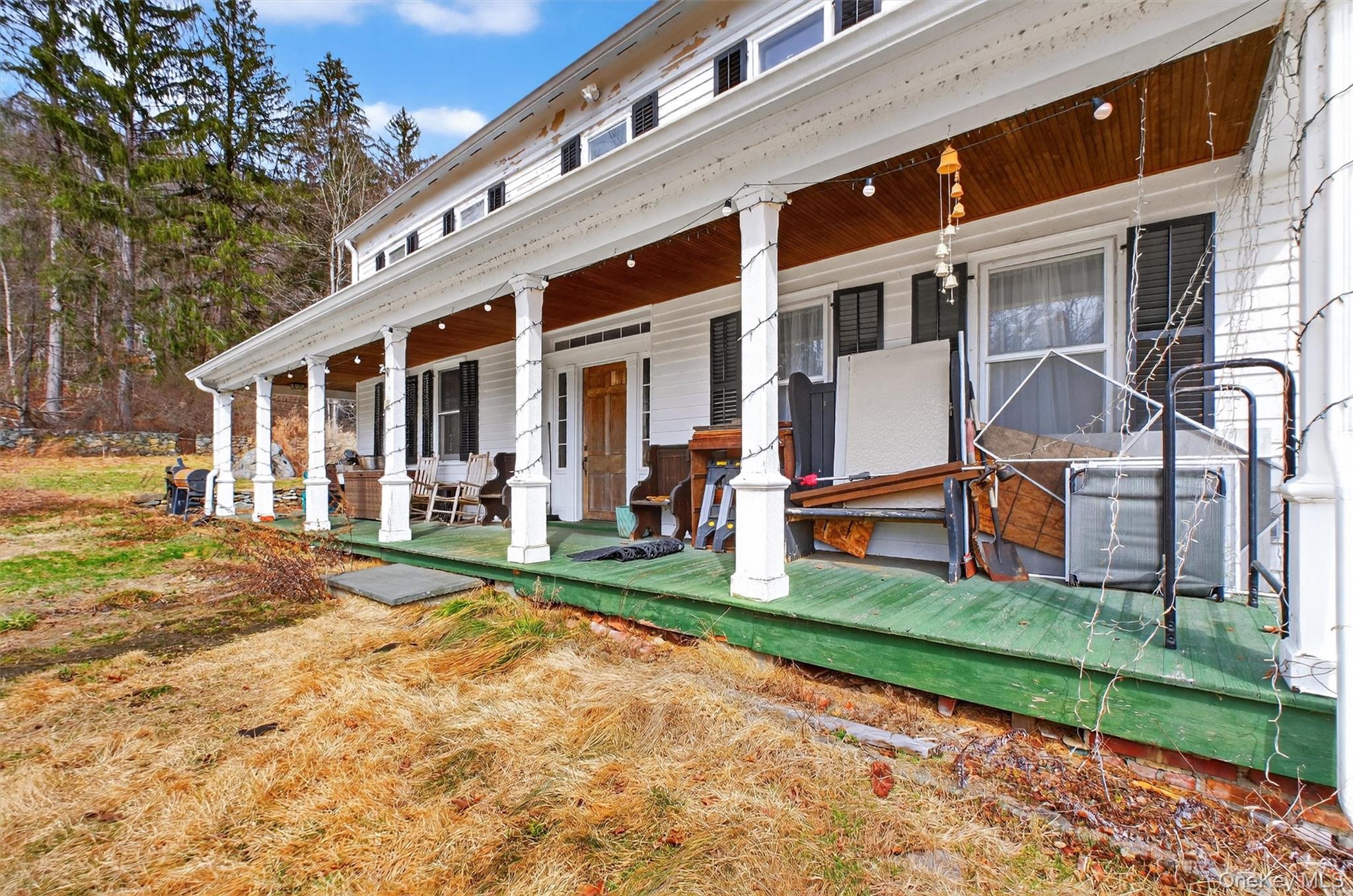 611 Peekskill Hollow Road Putnam Valley, NY 10579 - Photo 3 of 37