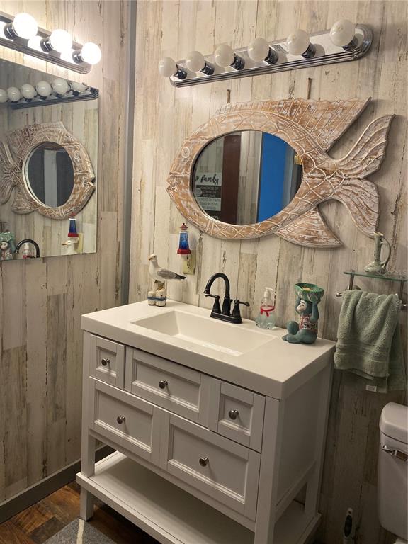 8093 Breezy Point Road East Keystone Heights, FL 32656 - Photo 16 of 34 a utility room with dryer and washer
