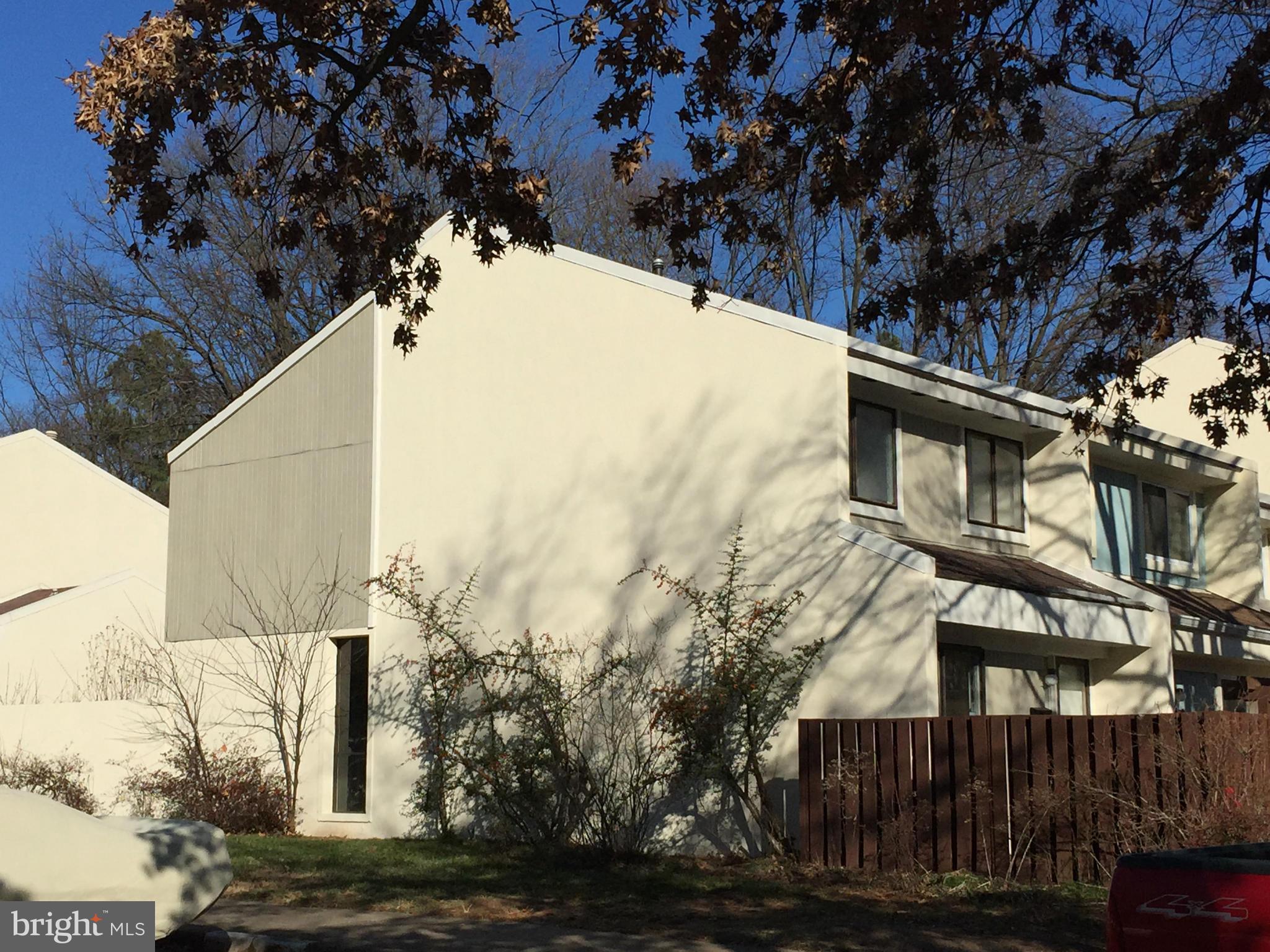 2230 Southgate Square Reston, VA 20191 - Photo 8 of 10 Exterior (Front)