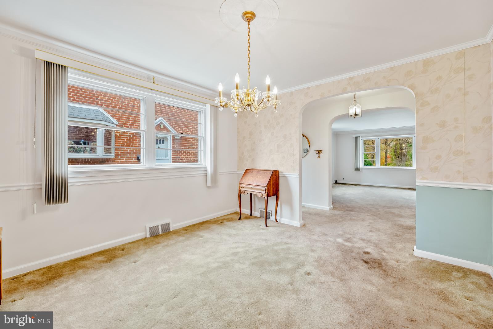 2818 Sandyford Avenue Philadelphia, PA 19152 - Photo 5 of 29 Dining Room