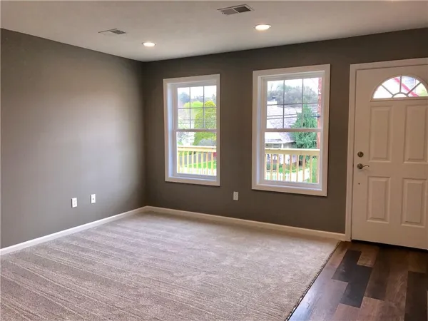 $1,600 | 917 Market Street, Unit 1, Beaver, PA 15009