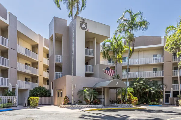 $224,900 | 7552 Trent Drive, Unit 301, Tamarac, FL 33321