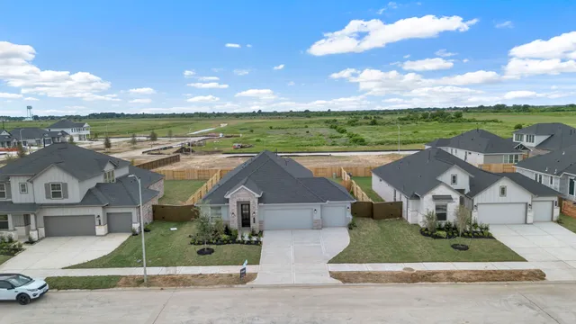 $369,420 | 205 Sandhill Grv Trail, Hempstead, TX 77445