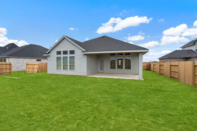 $369,420 | 205 Sandhill Grv Trail, Hempstead, TX 77445