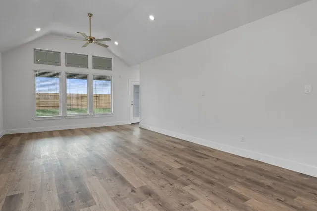 $369,420 | 205 Sandhill Grv Trail, Hempstead, TX 77445