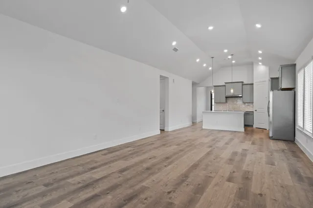 $369,420 | 205 Sandhill Grv Trail, Hempstead, TX 77445