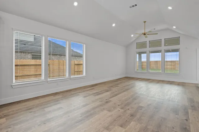 $369,420 | 205 Sandhill Grv Trail, Hempstead, TX 77445