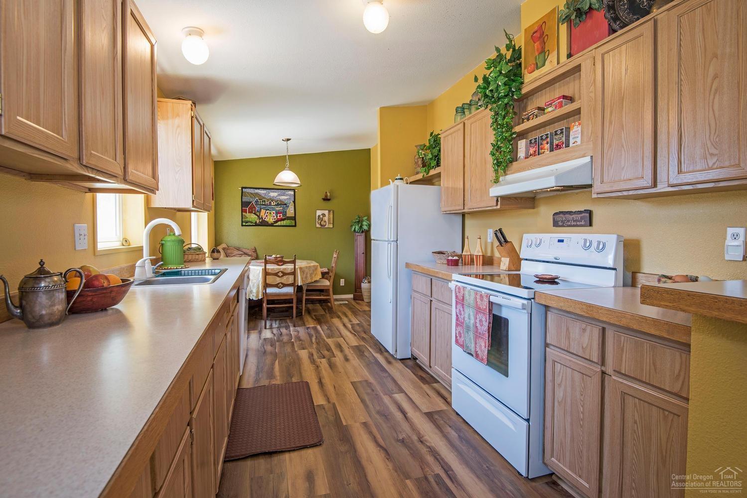 8400 Southwest Crater Loop Road Terrebonne, OR 97760 - Photo 3 of 23 A galley kitchen is a perfect spot to wh