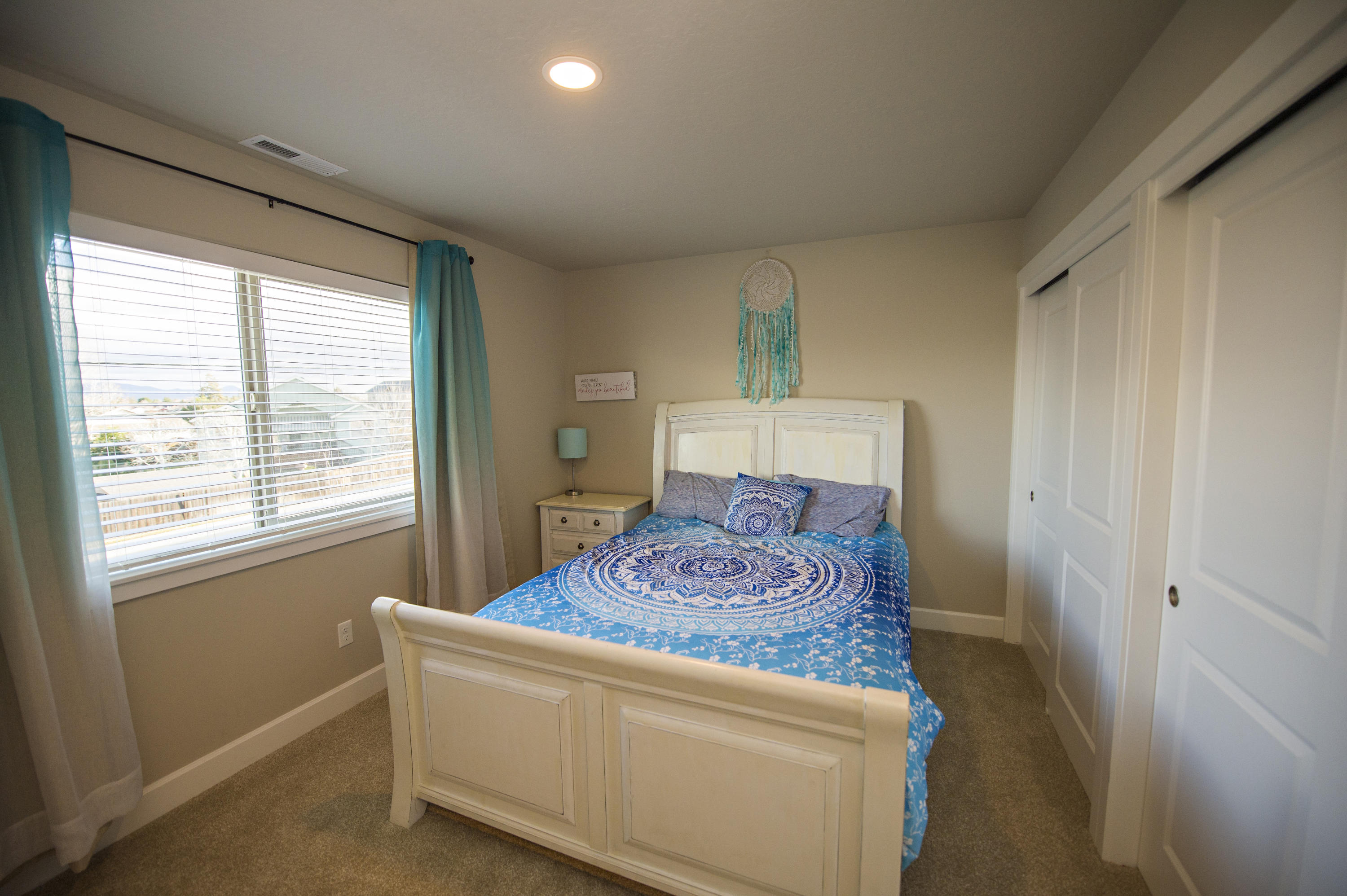 1315 Southwest 23rd Street Redmond, OR 97756 - Photo 10 of 20 Guest Room 1