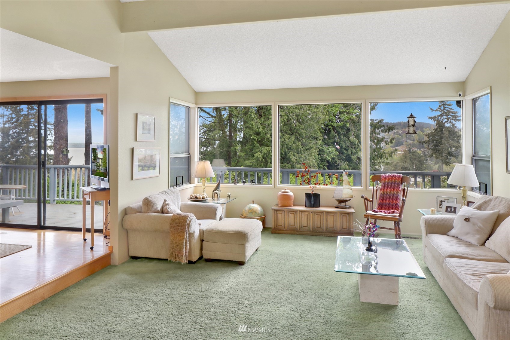 201 Middlefield Road Bellingham, WA 98225 - Photo 13 of 36 a living room with furniture and a large window
