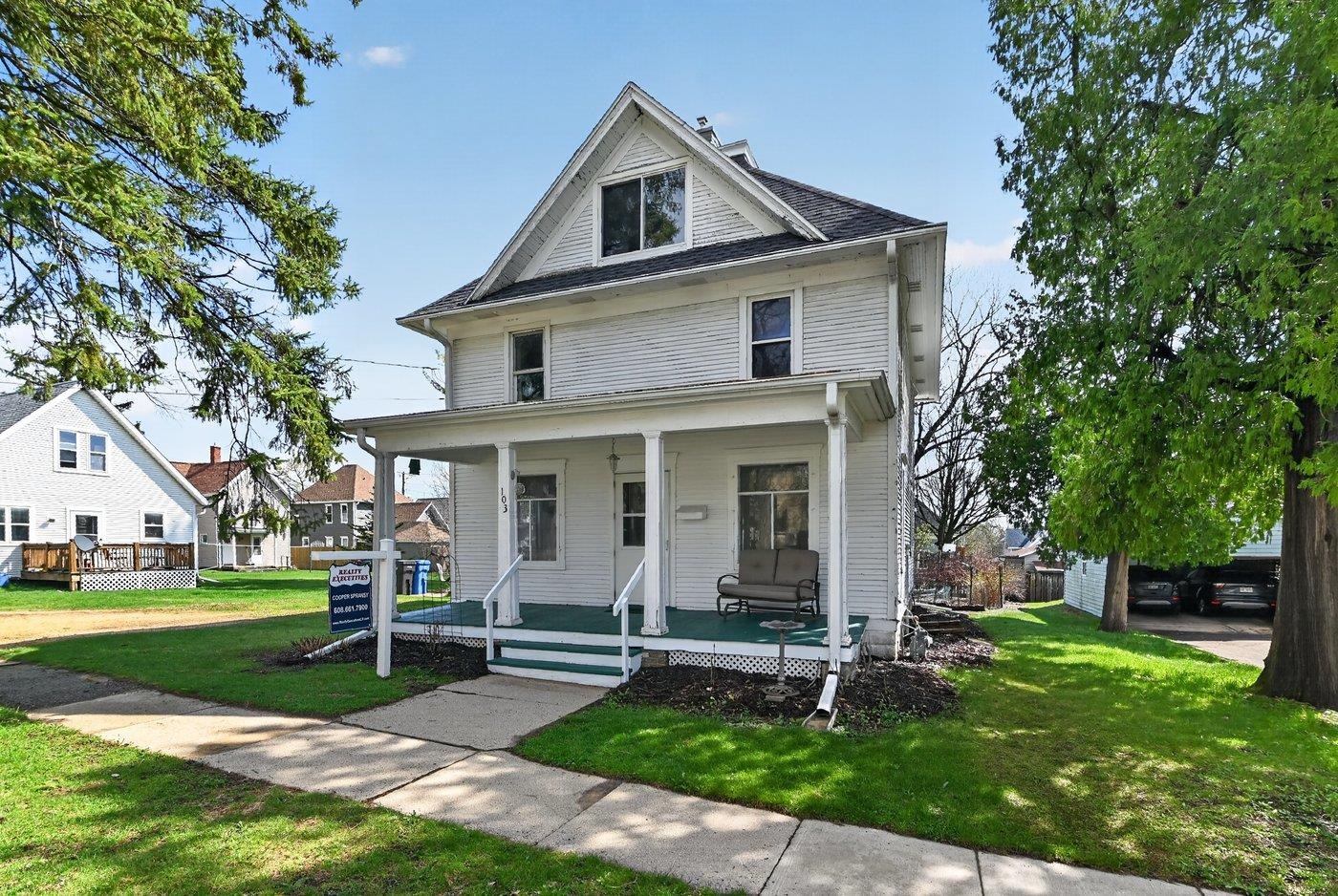 103 South 7th Street Mount Horeb, WI 53572 - Photo 3 of 27