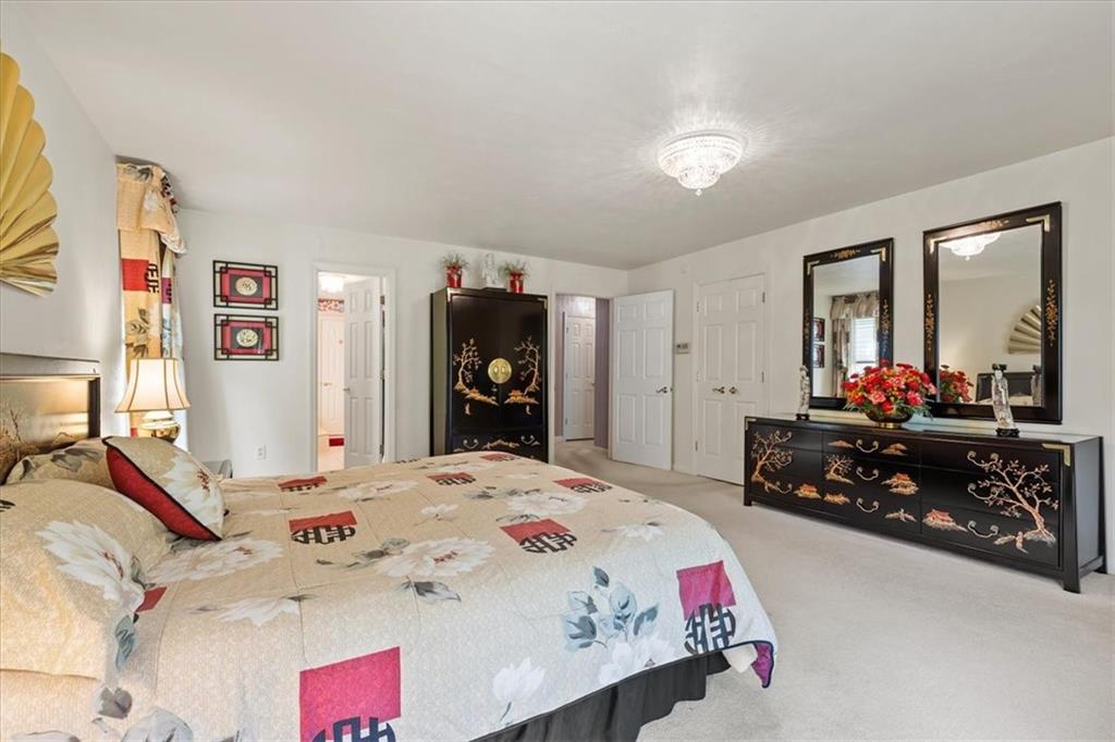 18 Timbercrest Circle Cecil, PA 15321 - Photo 21 of 48 a living room with furniture and a flat screen tv