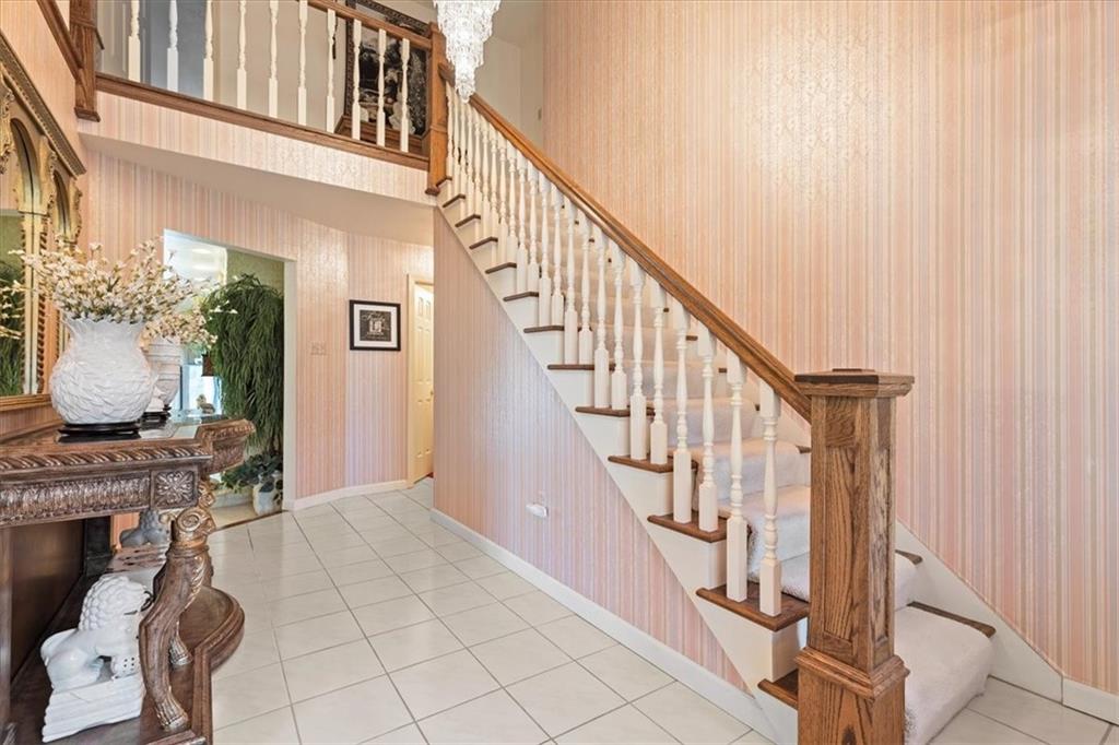 18 Timbercrest Circle Cecil, PA 15321 - Photo 4 of 48 a view of entryway and hall with wooden floor
