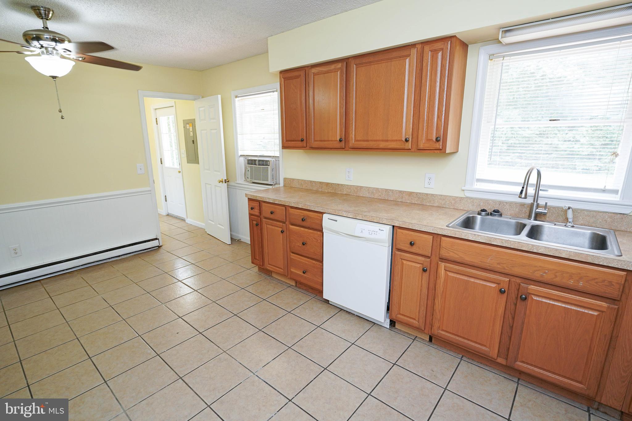 120 Ridgefield Lane Fruitland, MD 21826 - Photo 12 of 31 fresh paint throughout