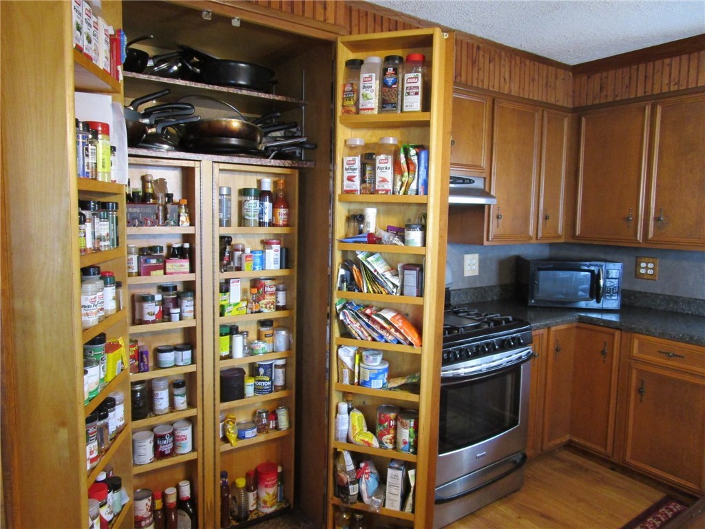 53 Bartlett Street Woonsocket, RI 02895 - Photo 10 of 29 Eat in Kitchen