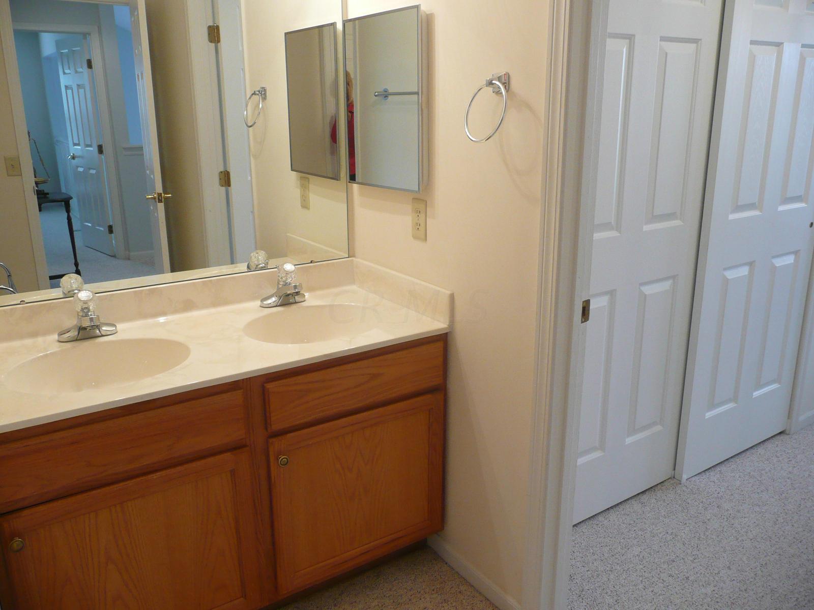 847 Village Drive Delaware, OH 43015 - Photo 24 of 32