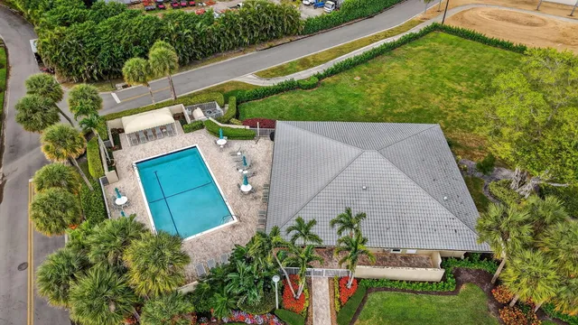 $239,000 | 33 Westgate Lane, Unit C, Boynton Beach, FL 33436