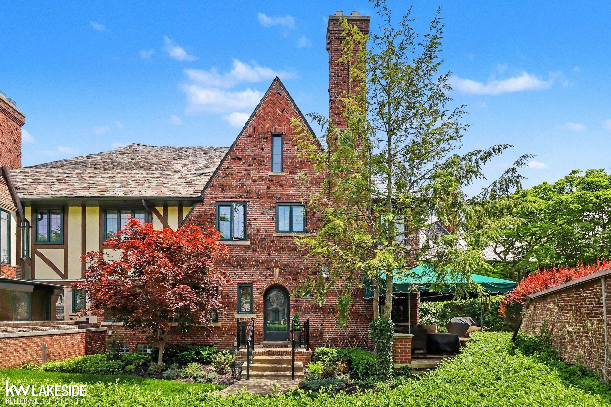 286 Rivard Boulevard Grosse Pointe, MI 48230 - Photo 4 of 42