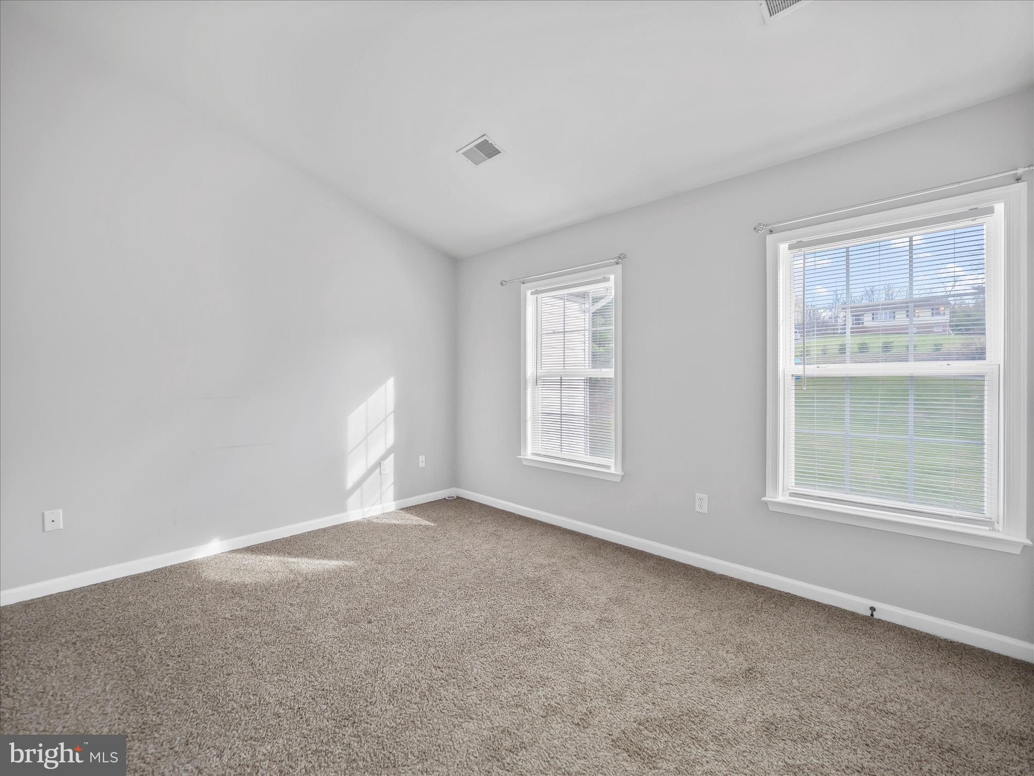 121 Eagles Ridge Smithsburg, MD 21783 - Photo 25 of 33 an empty room with a window