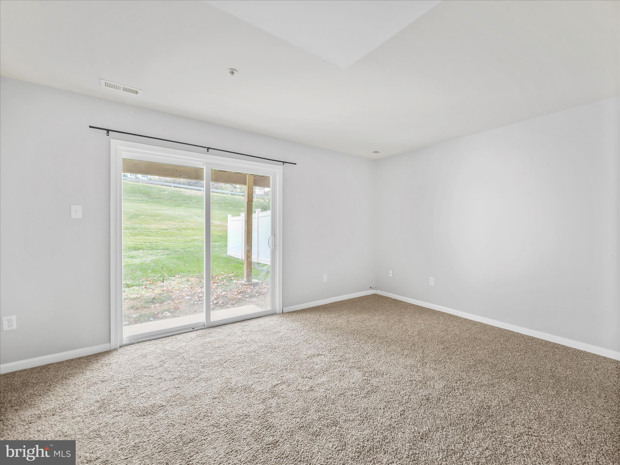 121 Eagles Ridge Smithsburg, MD 21783 - Photo 4 of 33 an empty room with windows