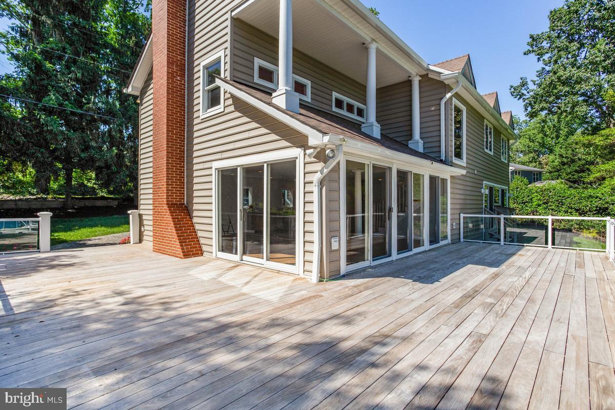 421 Edgewater Road Pasadena, MD 21122 - Photo 24 of 51 Waterside Deck