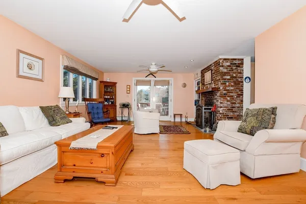$1,050,000 | 16 Bass Point Road, Marion, MA 02738