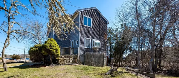 $1,050,000 | 16 Bass Point Road, Marion, MA 02738