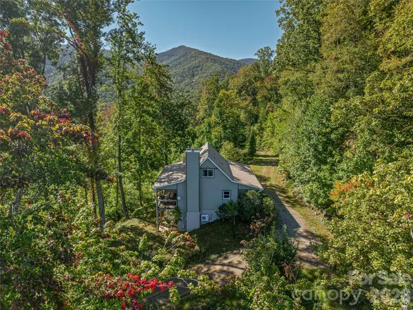 $750,000 | 382 Black Oak Cove Road, Candler, NC 28715