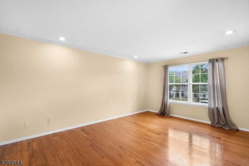 77 Williamson Court Bridgewater, NJ 08807 - Photo 15 of 28