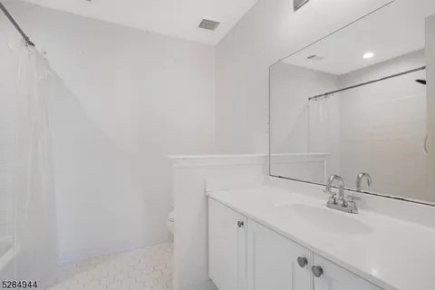 $2,900 | 77 Williamson Court, Bridgewater, NJ 08807