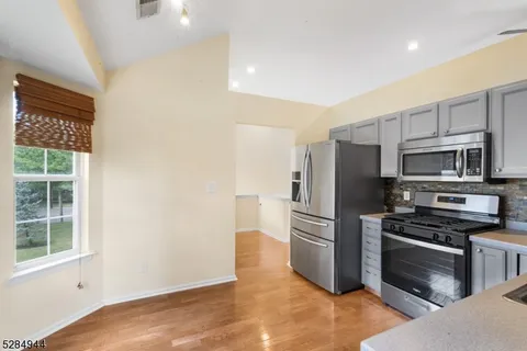 $2,900 | 77 Williamson Court, Bridgewater, NJ 08807