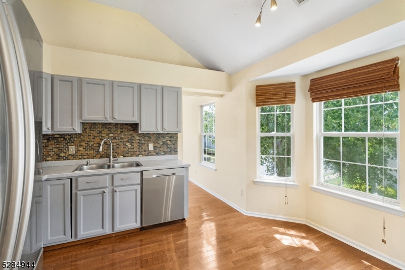 77 Williamson Court Bridgewater, NJ 08807 - Photo 7 of 28