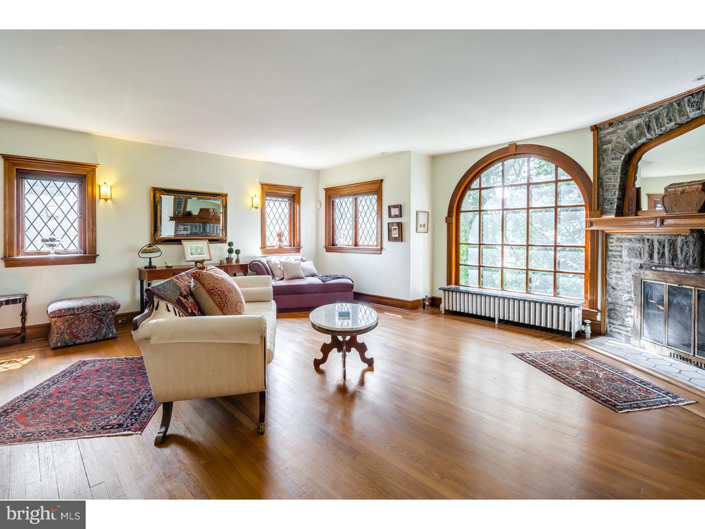 732 East Manoa Road Havertown, PA 19083 - Photo 5 of 25 Living Room