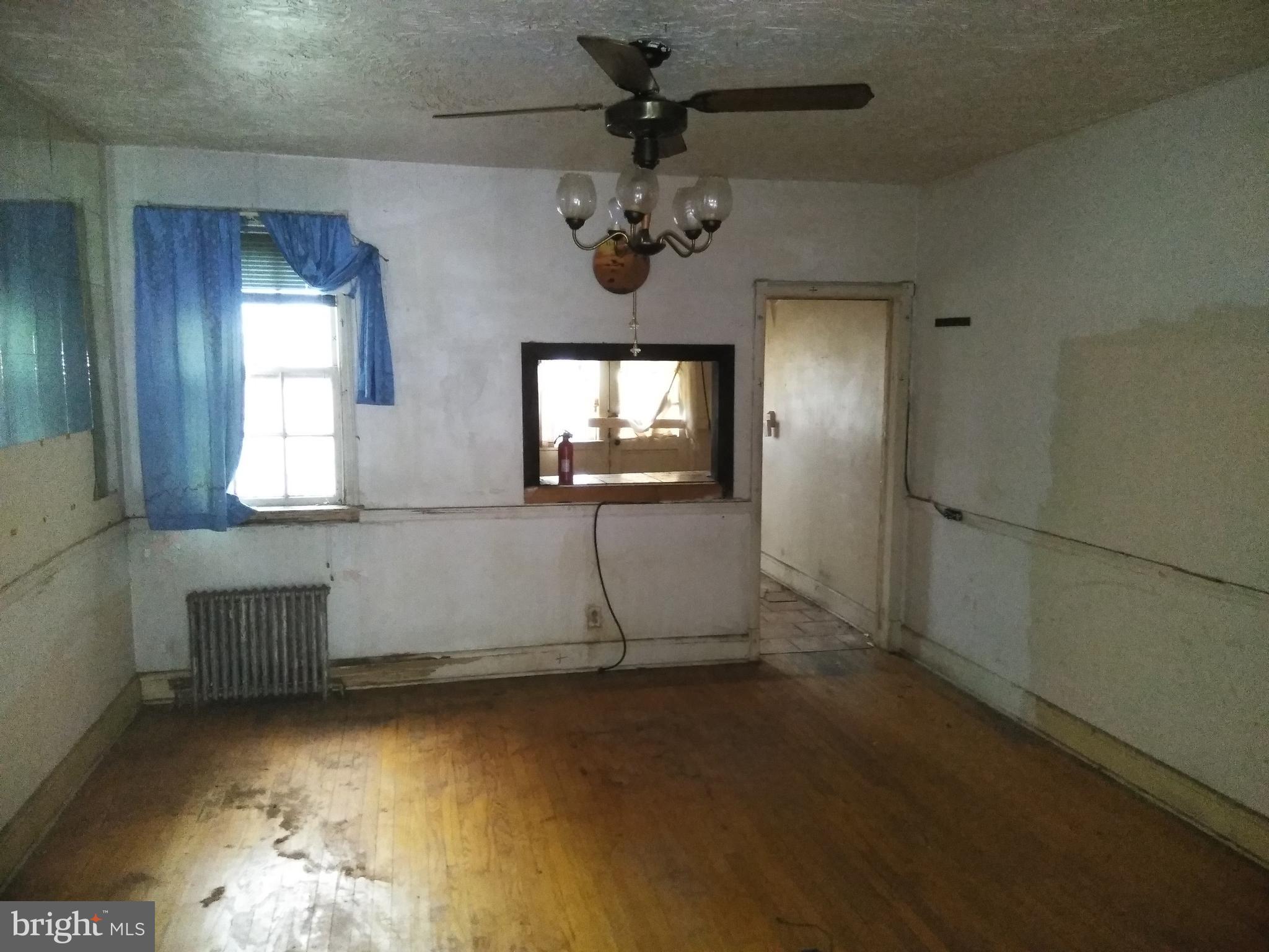 3709 Flowerton Road Baltimore, MD 21229 - Photo 4 of 9 Gallery Image 4