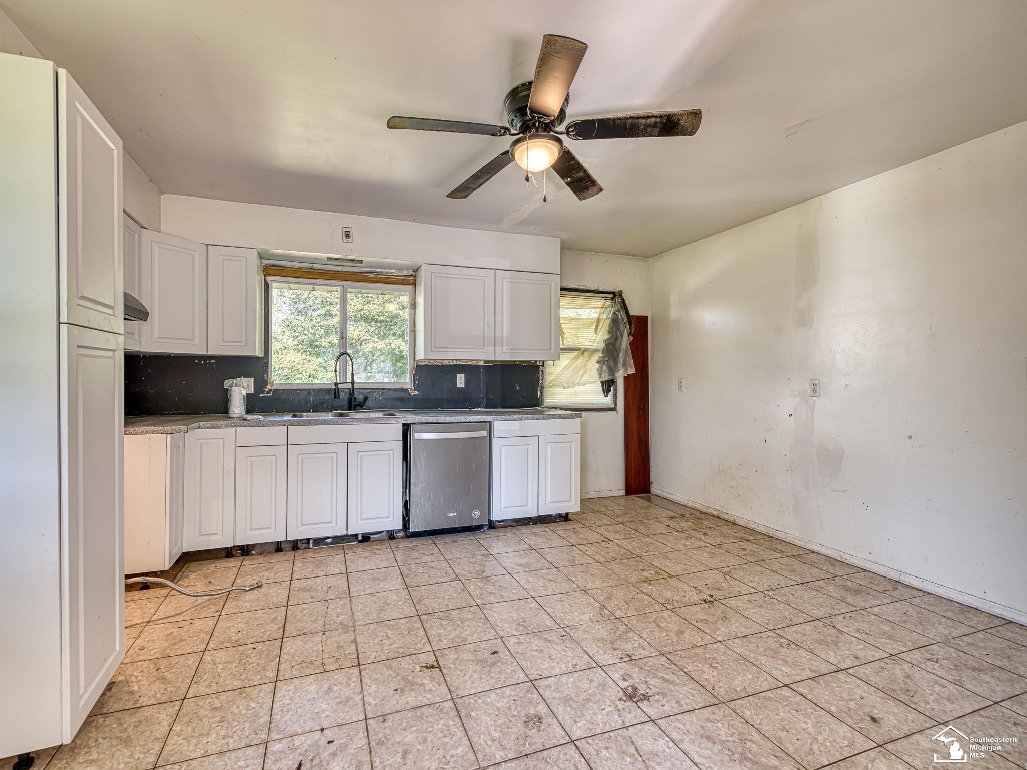 13781 Laplaisance Road Monroe, MI 48161 - Photo 7 of 26 Gallery Image 7