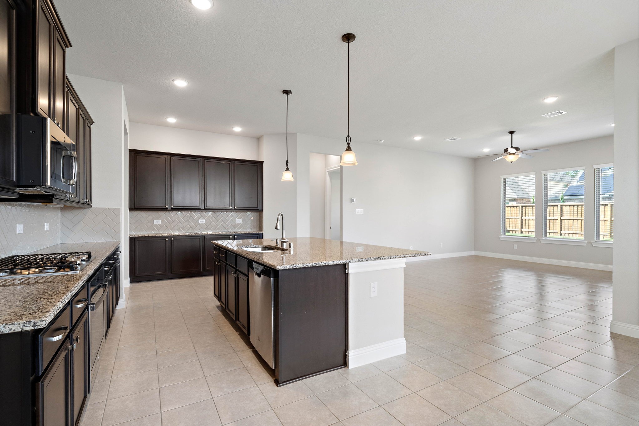 4218 Davis Oak Drive Spring, TX 77386 - Photo 4 of 23