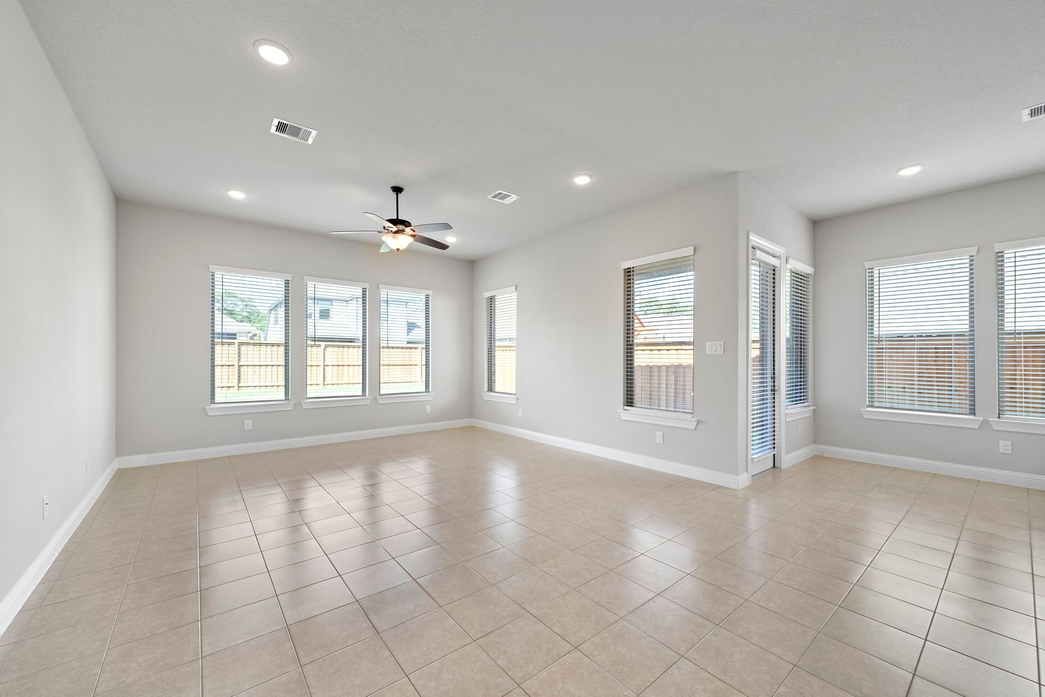 4218 Davis Oak Drive Spring, TX 77386 - Photo 7 of 23