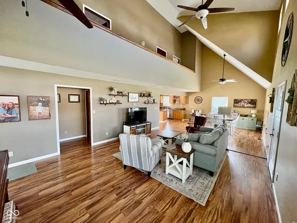 $290,000 | 609 North Maple Street, Veedersburg, IN 47987