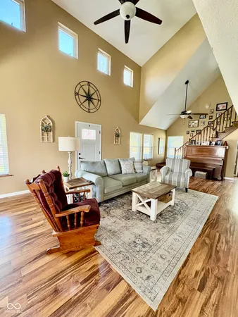 $290,000 | 609 North Maple Street, Veedersburg, IN 47987