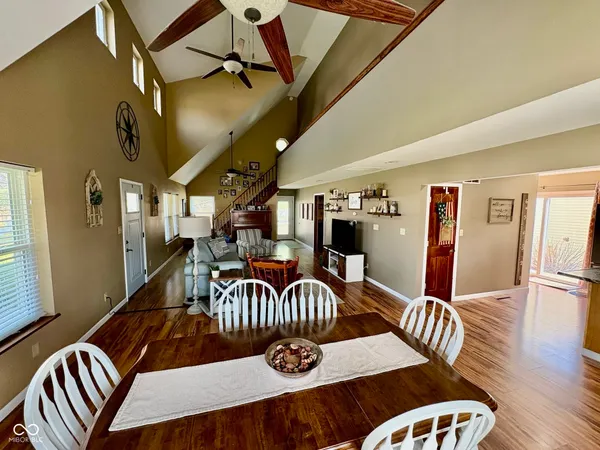 $290,000 | 609 North Maple Street, Veedersburg, IN 47987