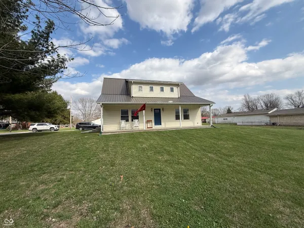 $290,000 | 609 North Maple Street, Veedersburg, IN 47987