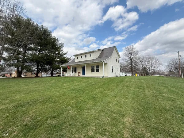 $290,000 | 609 North Maple Street, Veedersburg, IN 47987