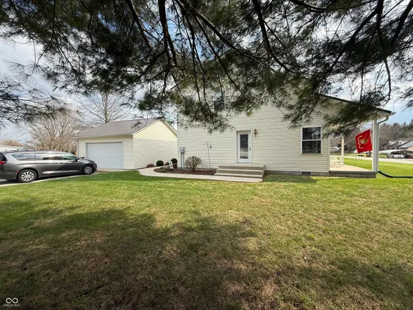 $290,000 | 609 North Maple Street, Veedersburg, IN 47987