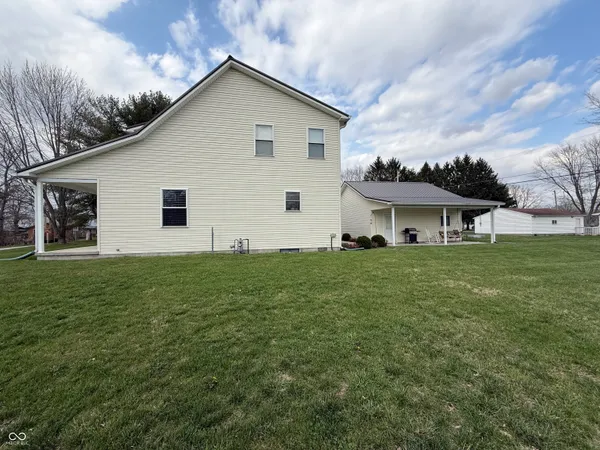 $290,000 | 609 North Maple Street, Veedersburg, IN 47987