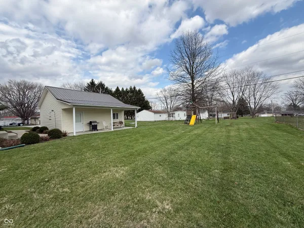 $290,000 | 609 North Maple Street, Veedersburg, IN 47987