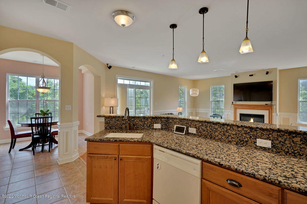 812 Abby Road Middletown, NJ 07748 - Photo 13 of 42 017_dsc01334