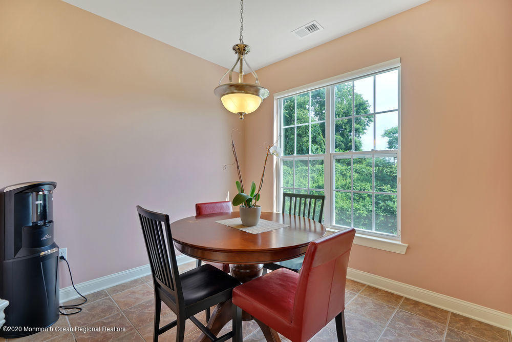 812 Abby Road Middletown, NJ 07748 - Photo 19 of 42 015_dsc01304