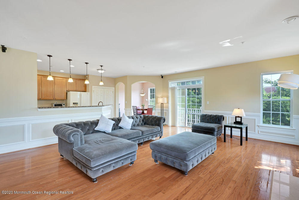 812 Abby Road Middletown, NJ 07748 - Photo 9 of 42 023_dsc01364