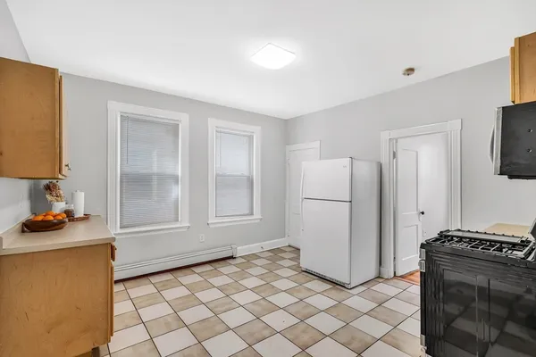 $2,950 | 109 Harrishof Street, Unit 1, Boston, MA 02121